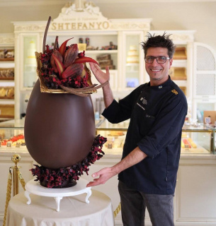 Шоколадна писанка в Ужгороді: шедевр до Великодня 2026