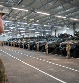 Минобороны приостановило закупку бронетехники для ВСУ