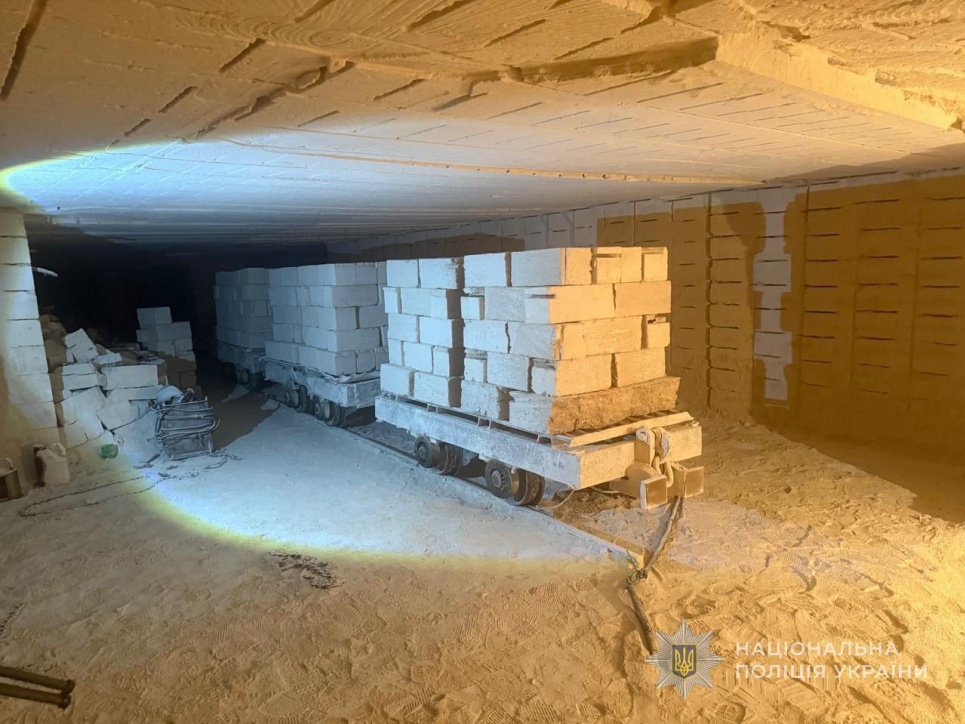 На Одещині викрили незаконний видобуток вапняку на 1,3 млн грн. Фото: Національна поліція України