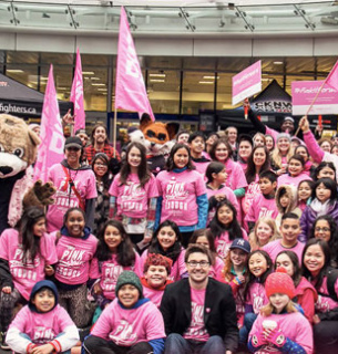 Маніфест толерантності: як звичайна сорочка започаткувала світовий рух проти цькування