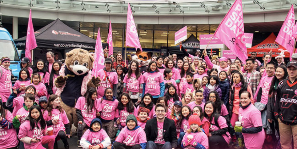 Манифест толерантности: как обычная рубашка положила начало всемирному движению против травли