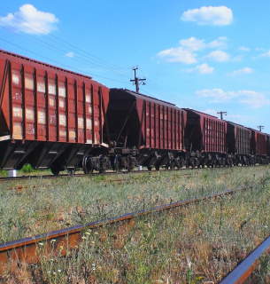УЗ запроваджує довгострокові договори на зерновози
