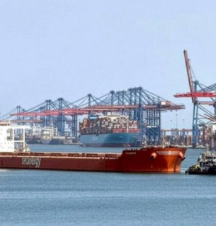 MV PAROSHIP у Порт-Саїді — найбільший суховантаж в історії порту