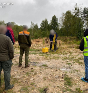 Суд за незаконний видобуток піщанику на Житомирщині