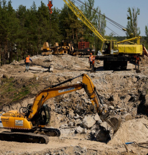 Будівництво мосту в Лебедівці