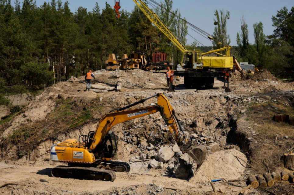 Будівництво мосту в Лебедівці