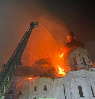 Палають храми, будинки і авто: Україна під ударом ворога