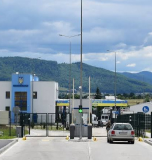 Румунія обмежила в'їзд вантажівок з України через спеку