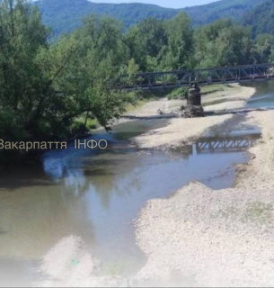 На Закарпатті майже пересохло русло річки Ріка