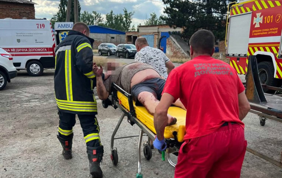 У Подільському районі ДСНС врятувала трьох людей із водонапірної башти