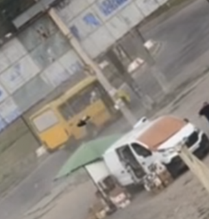 Російський FPV-дрон атакував цивільного на ринку в Херсоні: деталі поліції
