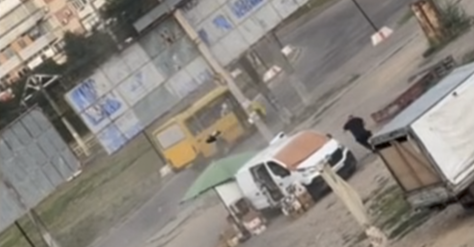 Российский FPV-дрон атаковал мирного жителя на рынке в Херсоне: подробности от полиции