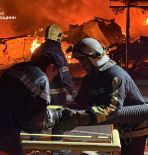День жалоби на Київщині 6 серпня: 17 загиблих внаслідок масованого удару. Фото: ДСНС Київщини