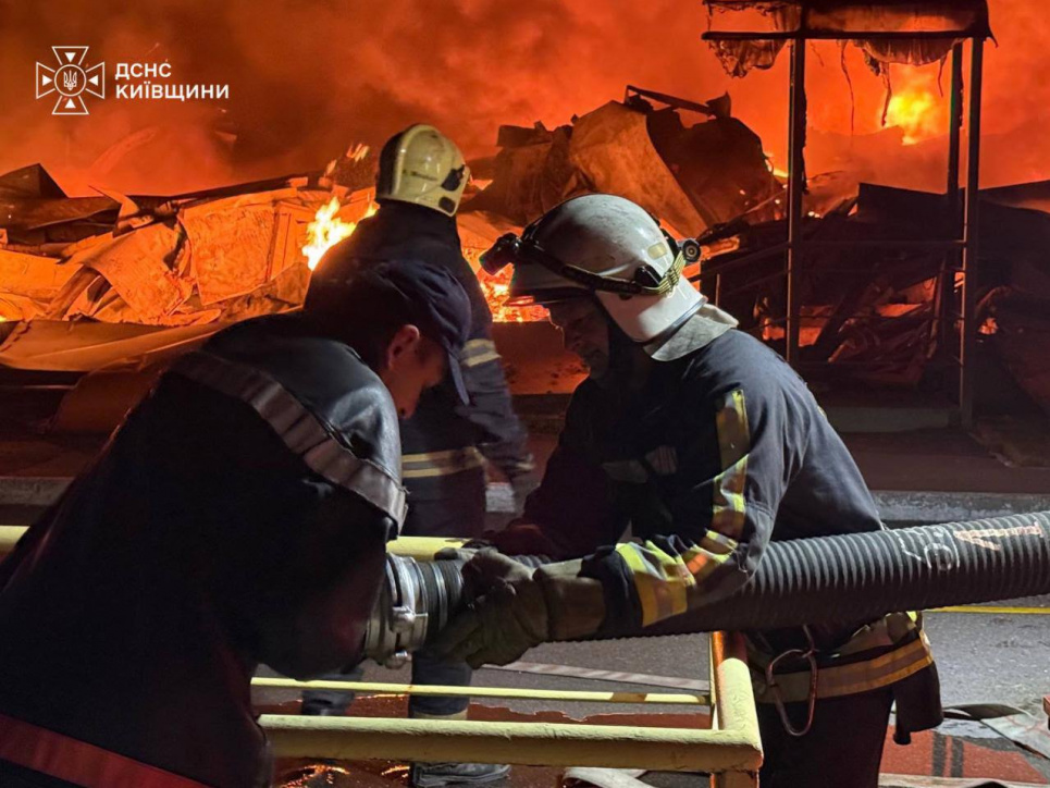 День жалоби на Київщині 6 серпня: 17 загиблих внаслідок масованого удару. Фото: ДСНС Київщини