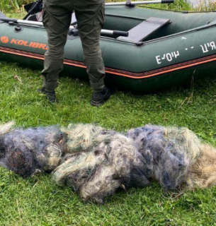 На Житомирщині з річки Случ вилучили 420 метрів браконьєрських сіток