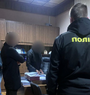 На Прикарпатті викрили організовану групу посадовців УЗ